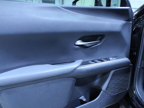 Used 2019 Lexus UX 200 F Sport w/ F Sport Premium Package image 9