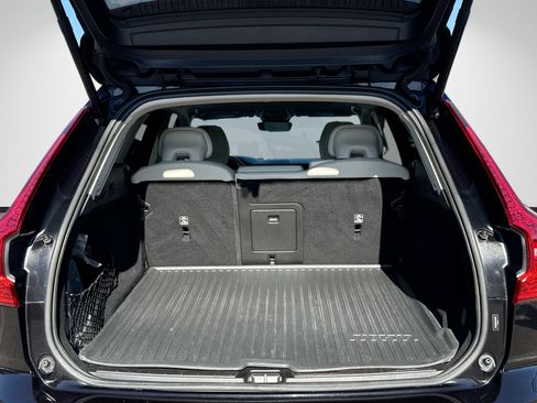 Used 2023 Volvo XC60 B6 Ultimate w/ Climate Package image 11