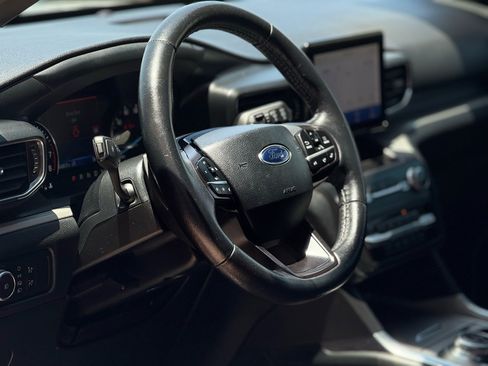 Used 2020 Ford Explorer XLT w/ Equipment Group 202A image 9