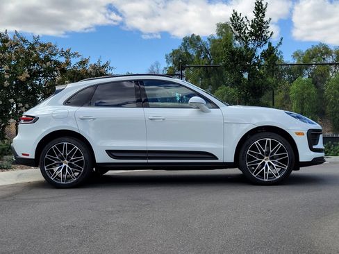 Used 2026 Porsche Macan AWD/4WD image 8
