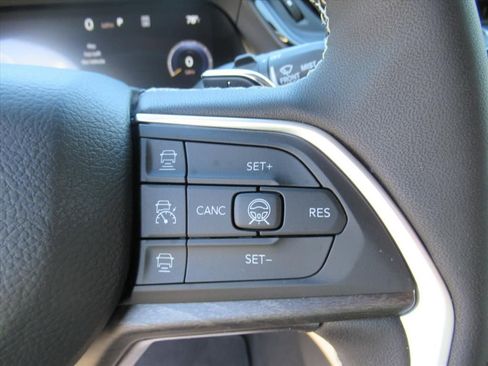 New 2026 Jeep Grand Cherokee Limited w/ Luxury Tech Group II RWD image 22