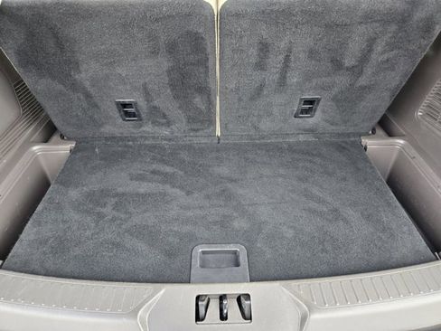 Certified 2022 Ford Explorer Platinum w/ Equipment Group 601A image 30