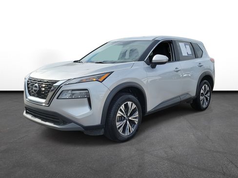 Used 2023 Nissan Rogue SV image 2