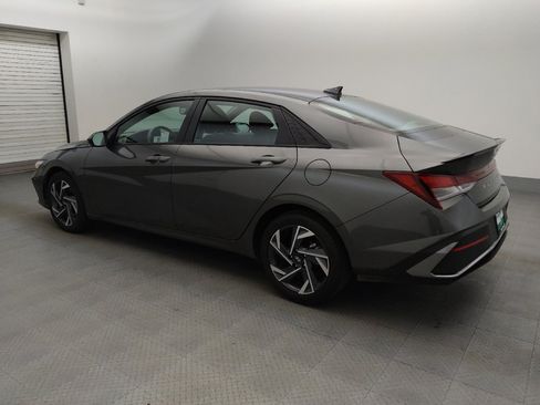 Used 2025 Hyundai Elantra Sport FWD image 3