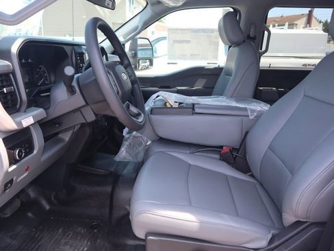 New 2025 Ford F550 4x4 Crew Cab image 18