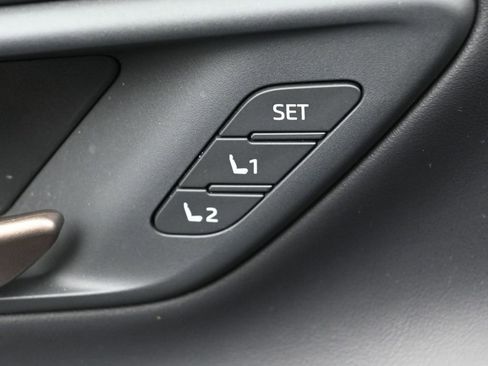 Certified 2024 Toyota Crown Platinum image 9