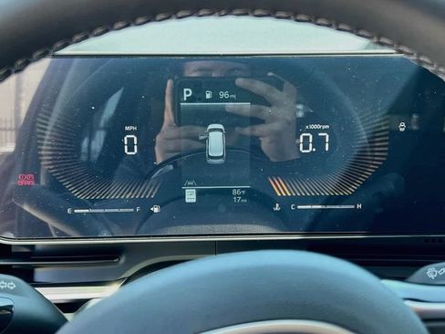 New 2026 Kia Carnival FWD image 12