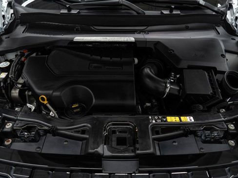 Used 2022 Land Rover Discovery Sport SE image 41