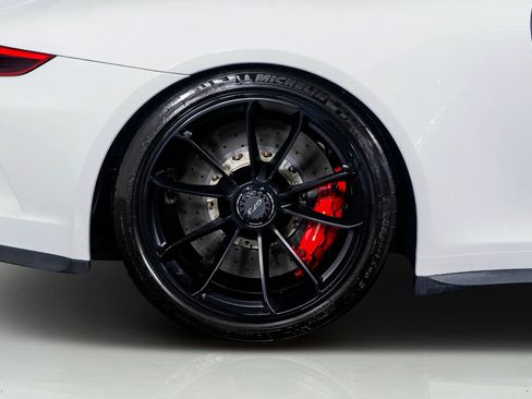 Used 2018 Porsche 911 GT3 w/ Sport Chrono Package image 9