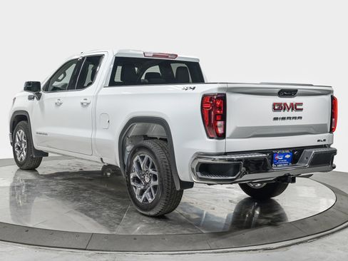 Used 2026 GMC Sierra 1500 SLE AWD/4WD image 4