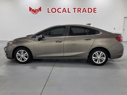 Used 2018 Chevrolet Cruze LT w/ LT Convenience Package image 5