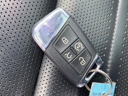 Used 2023 Volkswagen Atlas Cross Sport SEL Premium R-Line image 25