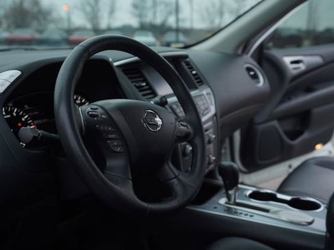 Used 2018 Nissan Pathfinder SL w/ Midnight Edition Package image 26