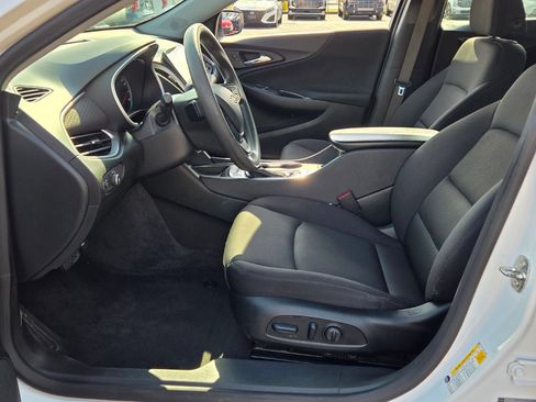 Used 2024 Chevrolet Malibu LT FWD image 5