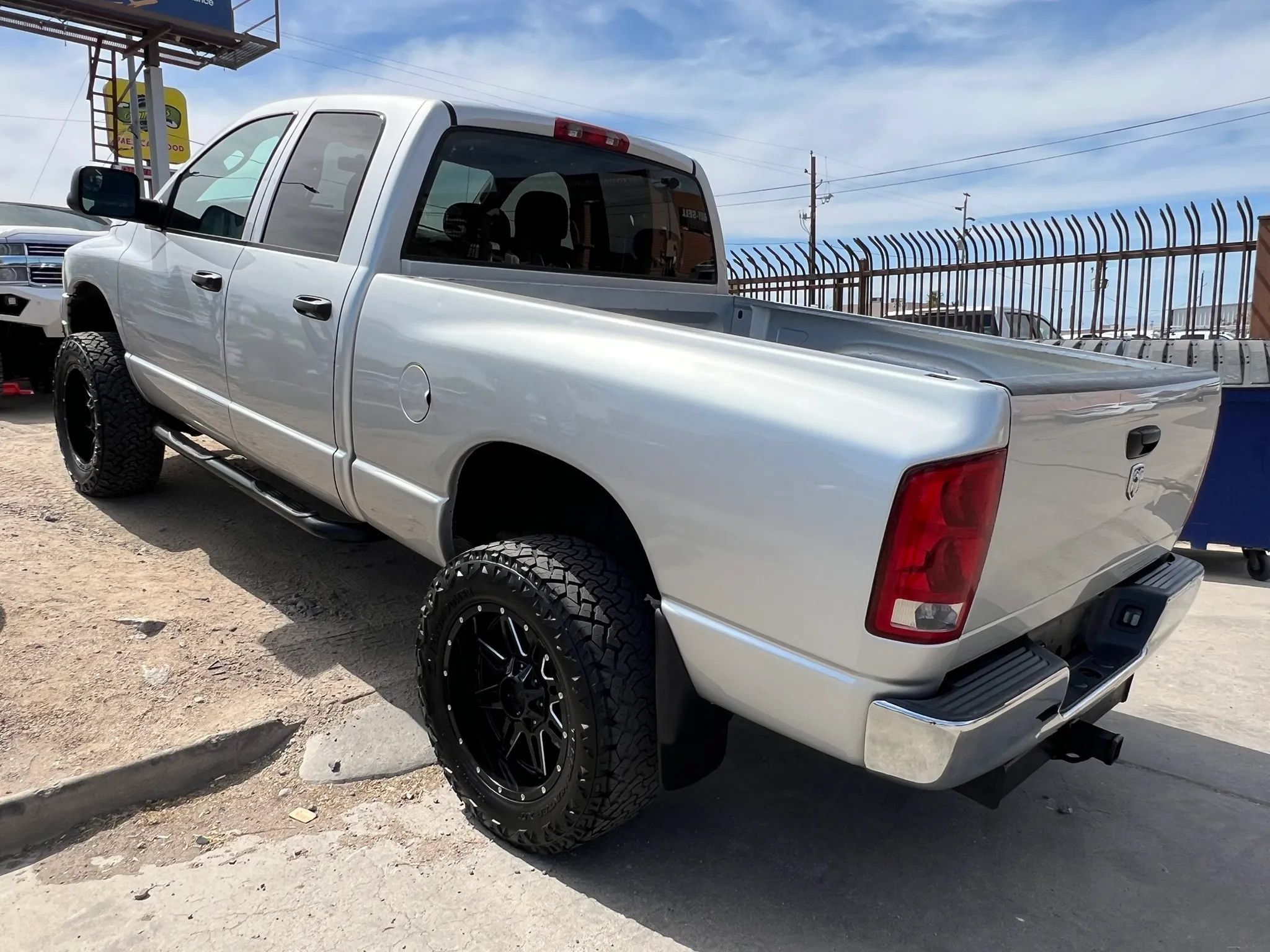 Used 2005 Dodge Ram 2500 Truck SLT AWD/4WD image 10