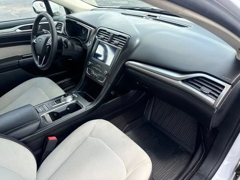 Used 2020 Ford Fusion SE w/ Equipment Group 151A FWD image 24