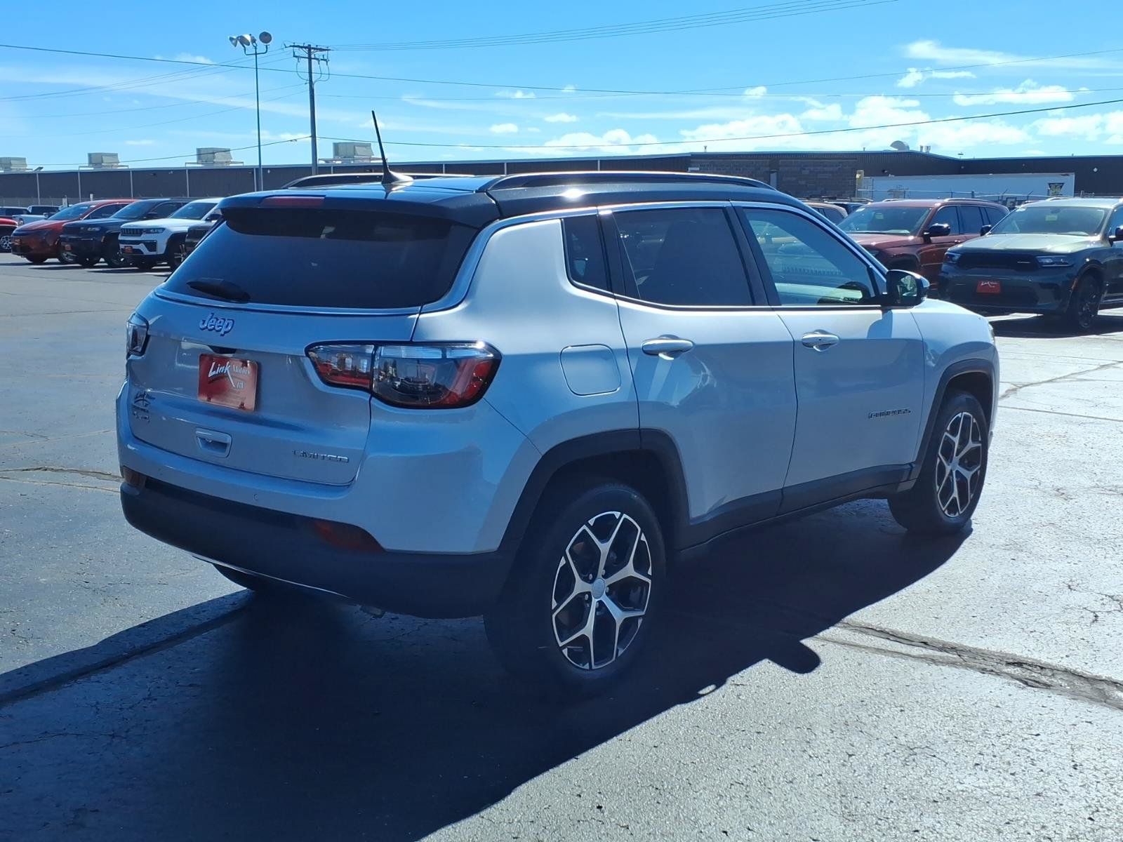 Used 2024 Jeep Compass Limited AWD/4WD image 4