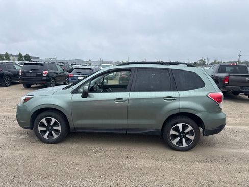 Used 2018 Subaru Forester 2.5i Premium w/ All-Weather Package AWD/4WD image 12