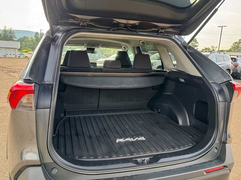 Used 2019 Toyota RAV4 LE w/ All Weather Liner Package AWD/4WD image 12
