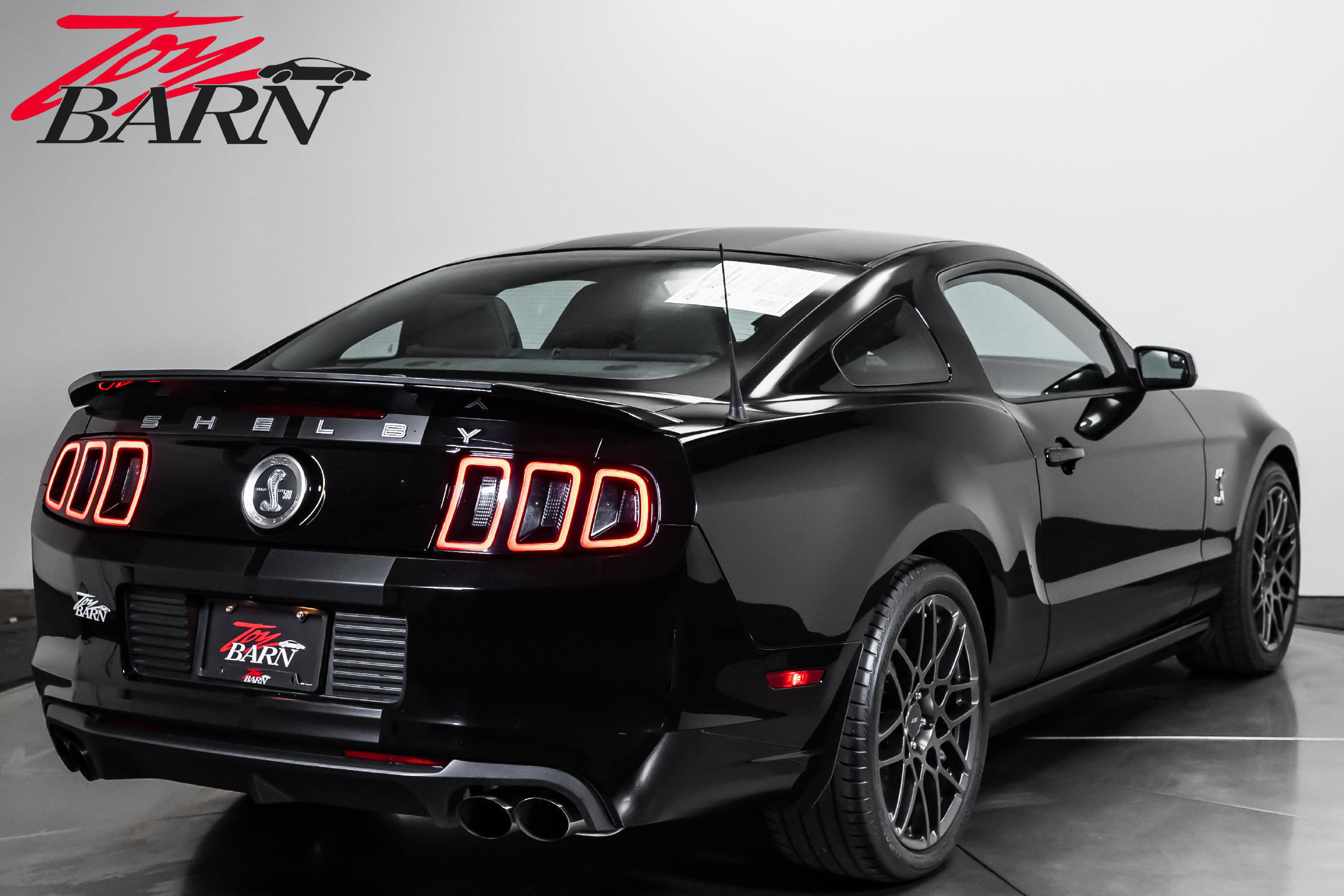 Used 2013 Ford Mustang Shelby GT500 RWD image 5
