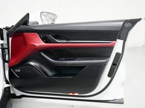 Used 2020 Porsche Taycan Turbo image 40