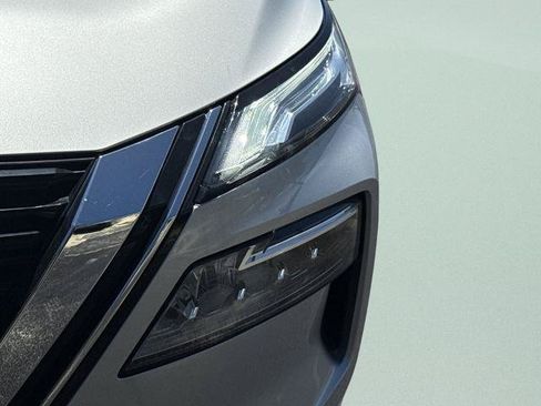Certified 2021 Nissan Rogue Platinum FWD image 17