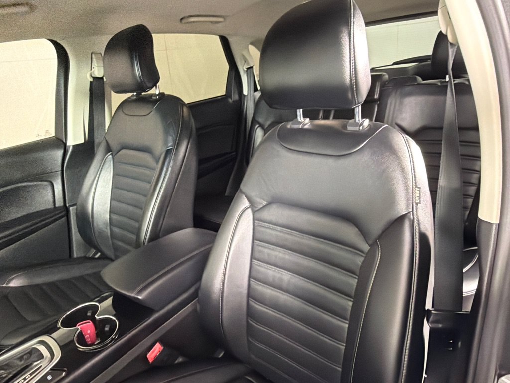 Used 2015 Ford Edge SEL w/ Canadian Comfort Package FWD image 13