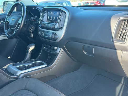Used 2022 Chevrolet Colorado LT w/ LT Convenience Package image 21