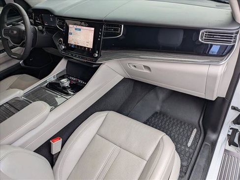 Used 2022 Jeep Wagoneer Series III w/ Premium Group I RWD image 21