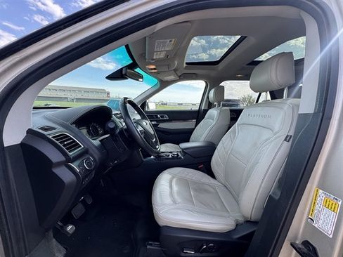 Used 2017 Ford Explorer Platinum AWD/4WD image 8