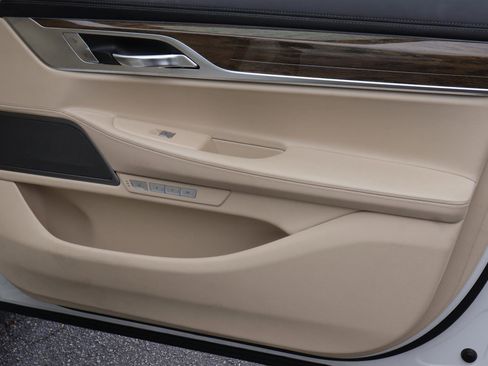 Used 2016 BMW 750i 750i image 15