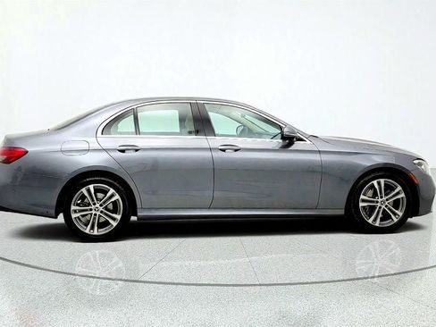 Used 2022 Mercedes-Benz E 350 4MATIC Sedan image 4