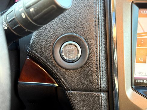 Used 2014 Lincoln MKX AWD w/ Equipment Group 102A image 21