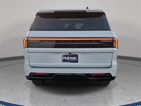 New 2025 Lincoln Navigator Reserve image 6