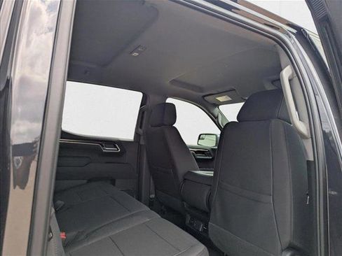 New 2025 GMC Sierra 1500 SLE image 18
