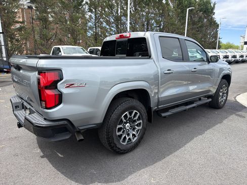 Used 2024 Chevrolet Colorado Z71 w/ Z71 Convenience Package 2 AWD/4WD image 11