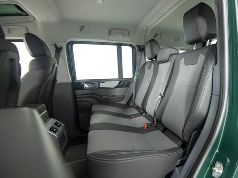 Used 2025 INEOS Grenadier Station Wagon AWD/4WD image 34