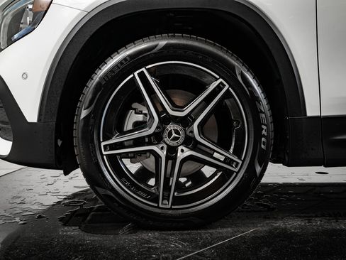 Certified 2023 Mercedes-Benz GLB 250 4MATIC image 13