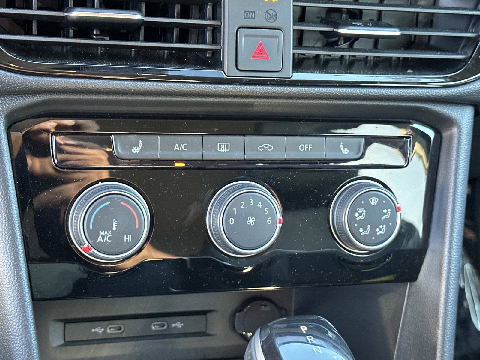 Certified 2023 Volkswagen Taos SE FWD image 16