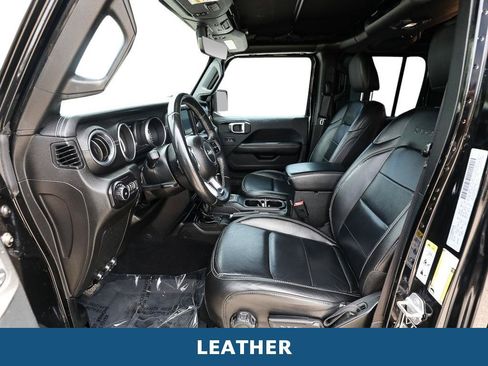 Used 2018 Jeep Wrangler Unlimited Sahara AWD/4WD image 6