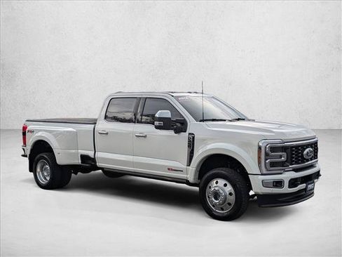 Used 2025 Ford F450 Platinum w/ Platinum Plus Package AWD/4WD image 3
