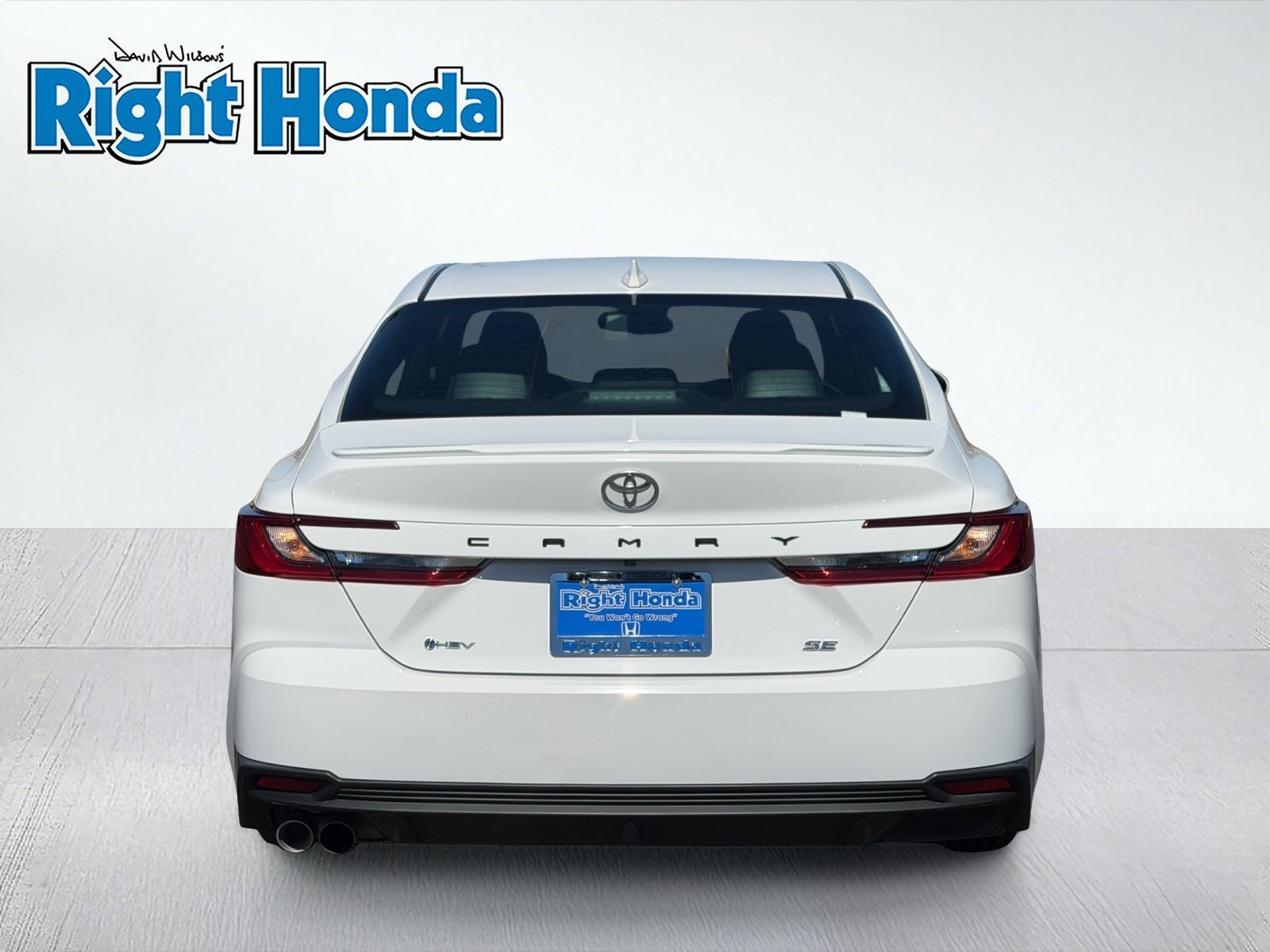 Used 2025 Toyota Camry SE FWD image 5