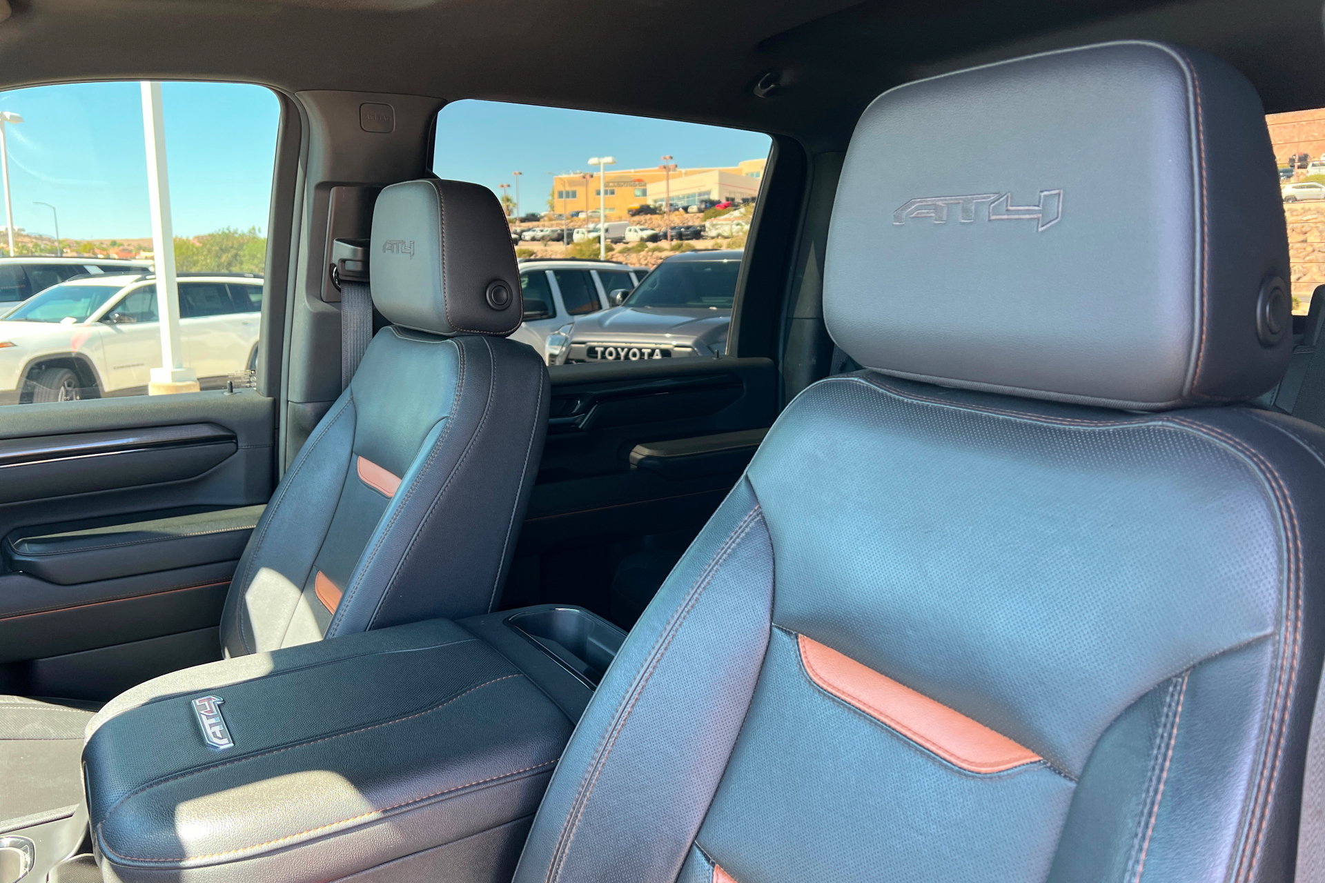 Used 2024 GMC Sierra 3500 AT4 AWD/4WD image 17