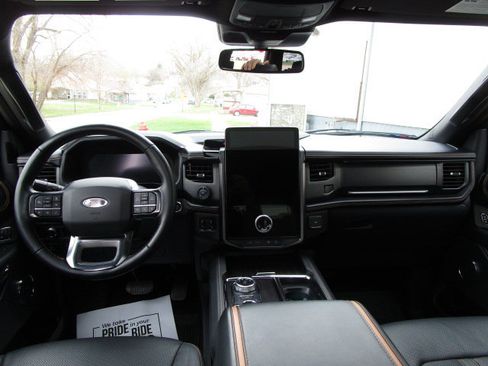 Used 2022 Ford Expedition Max Platinum AWD/4WD image 14