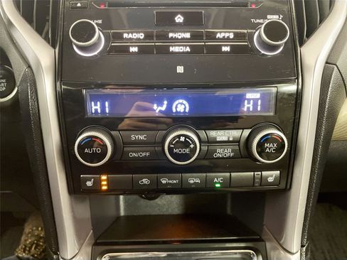 Used 2022 Subaru Ascent Premium w/ Convenience Package image 16