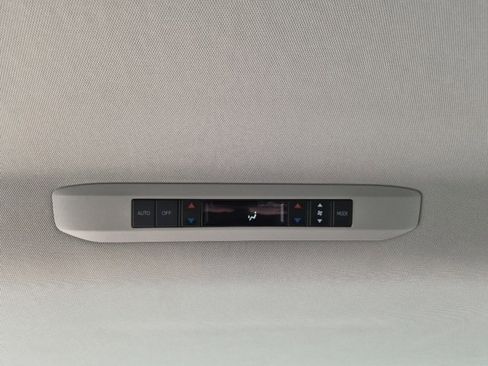 Used 2023 Toyota Sienna XLE image 32