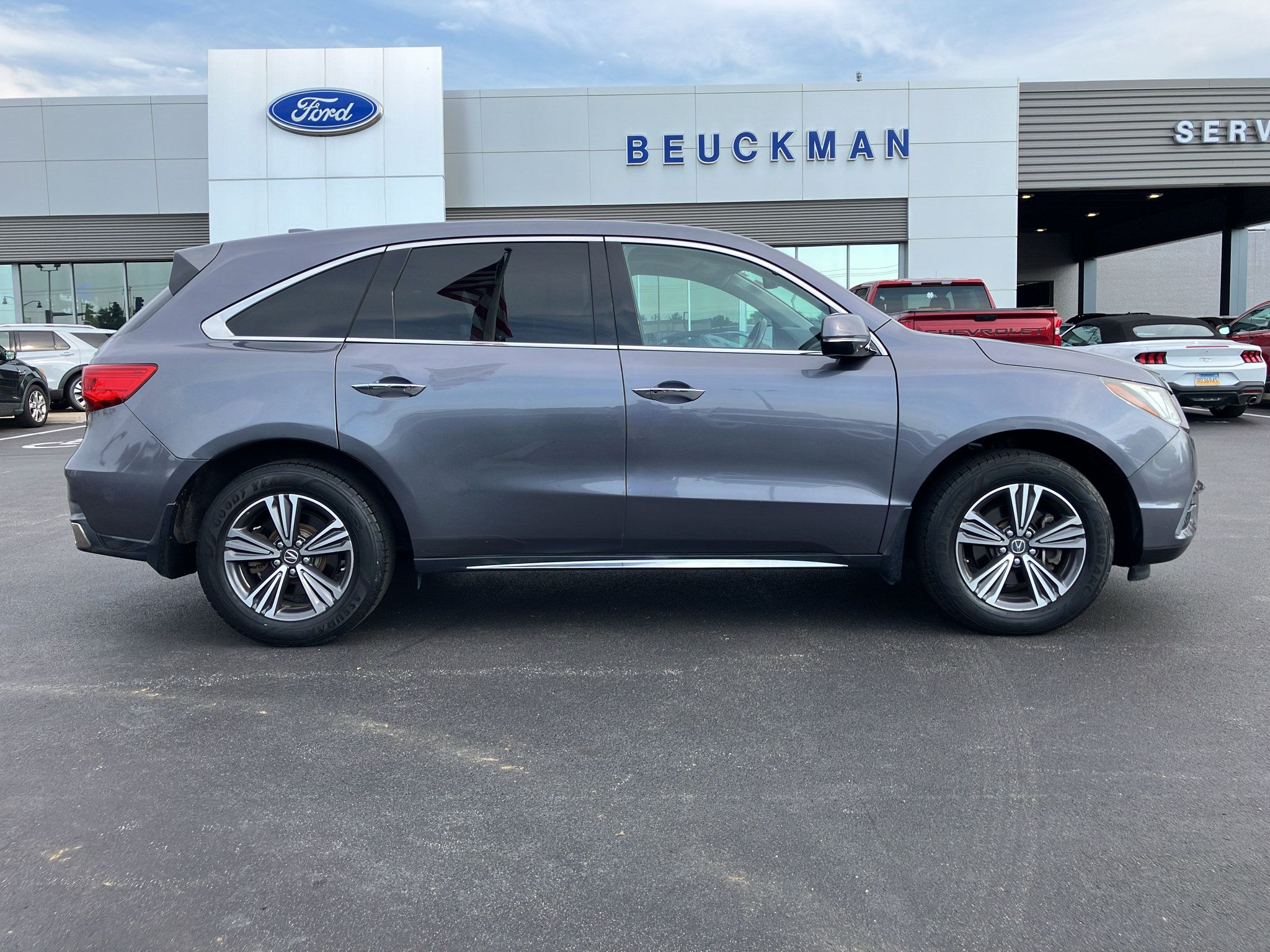 Used 2017 Acura MDX SH-AWD image 7