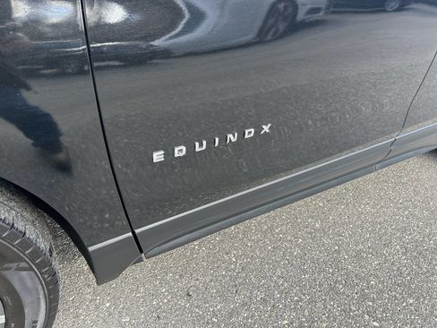 Used 2023 Chevrolet Equinox Premier image 13