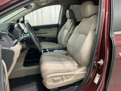 Used 2018 Honda Odyssey EX image 19