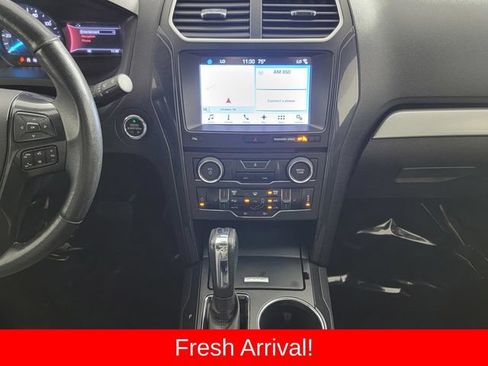 Used 2017 Ford Explorer XLT w/ Equipment Group 202A AWD/4WD image 20